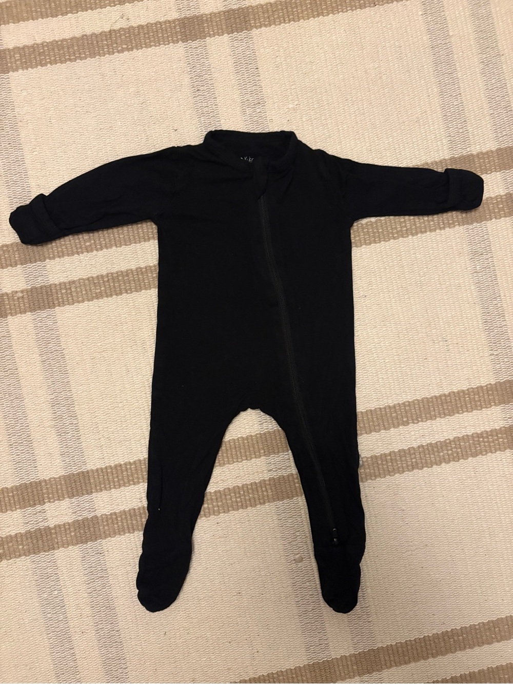 Kyte Baby Zippered Footie Pajamas in Black